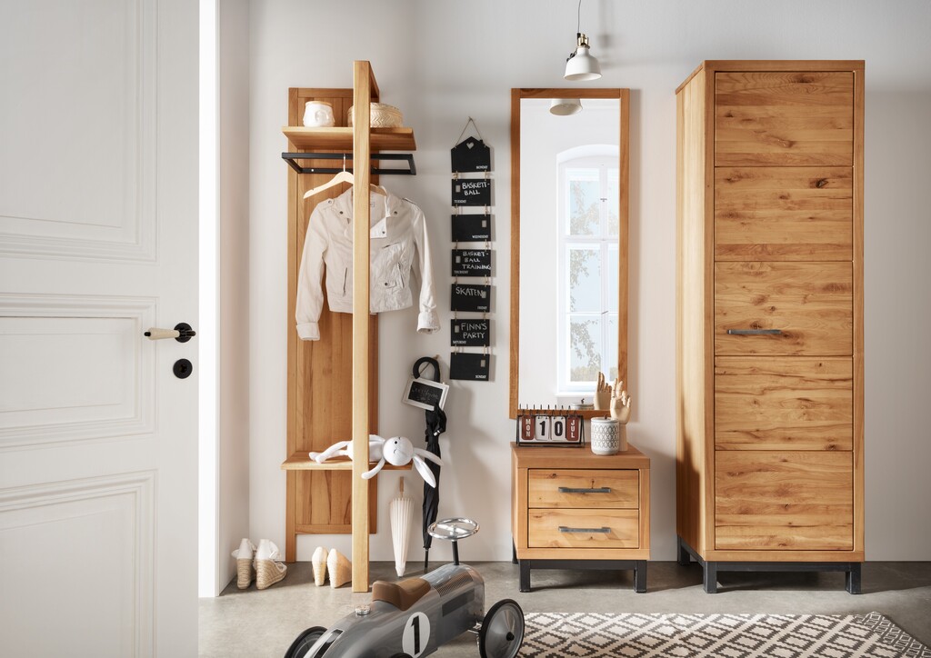 Garderobenschrank Brest aus Massivholz Preview Image