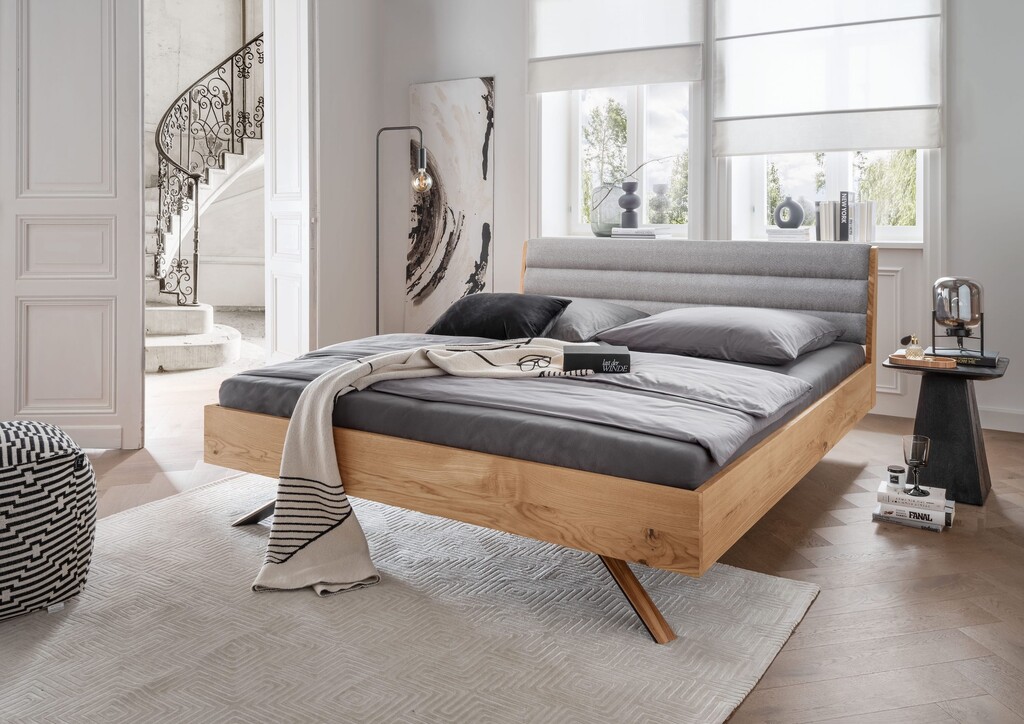 Massivholz Doppelbett Vejle II Wildeiche mit Polsterkopfteil Preview Image