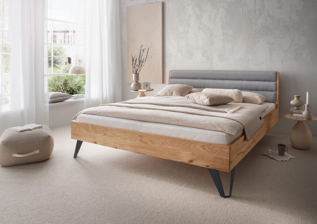 Massivholz Doppelbett Vejle mit Polsterkopfteil Preview Image