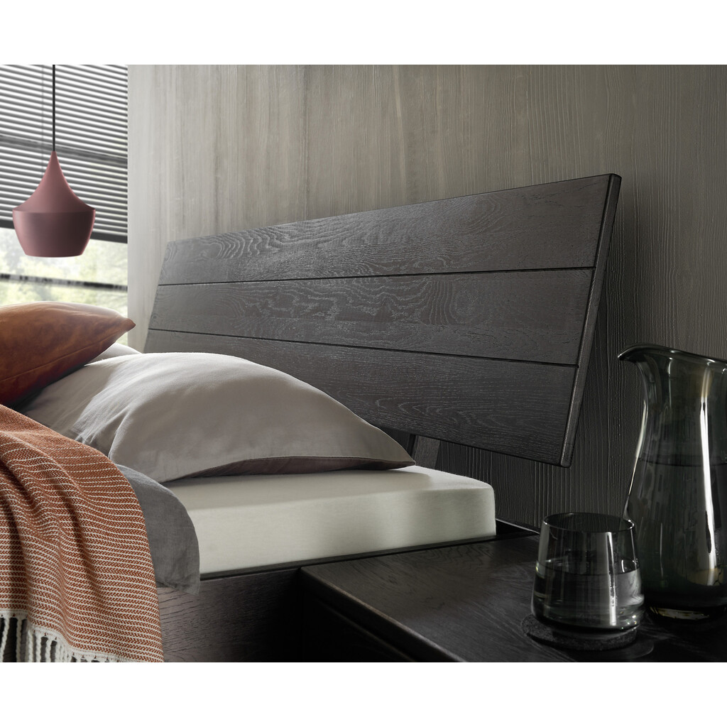 TPT Schwarzes Balkenbett Black Edition – Massives Wildeiche Doppelbett mit Metallkufe Preview Image