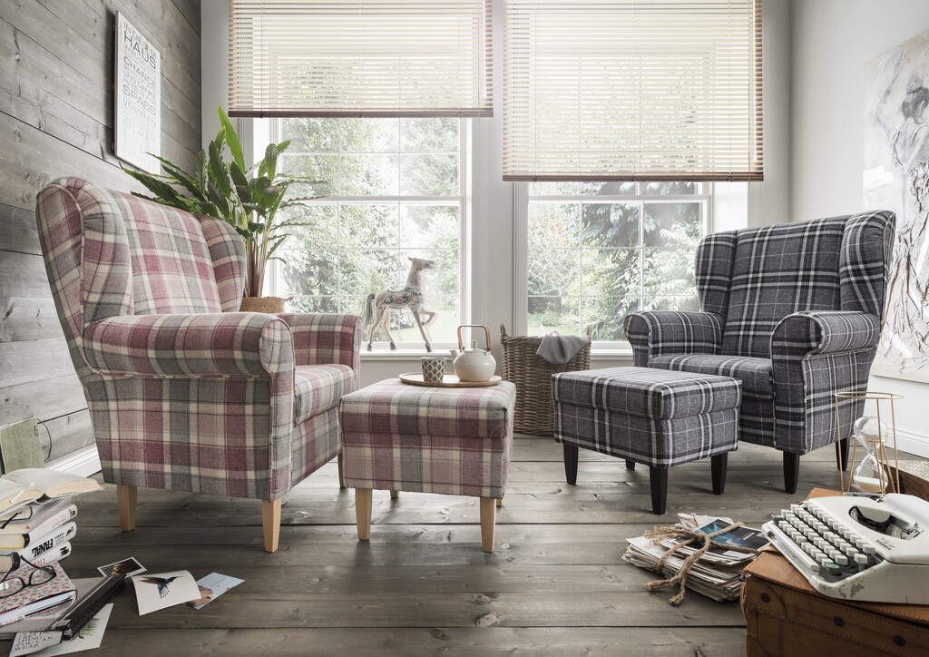 Edmondo Ohrensessel mit Hocker im Landhausstil Karo | Wohnglücklich Preview Image