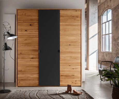 Impressionen zu TPT Holstebro Kleiderschrank Wildeiche mit Anthrazitglas | SKANMØBLER, Bild 2