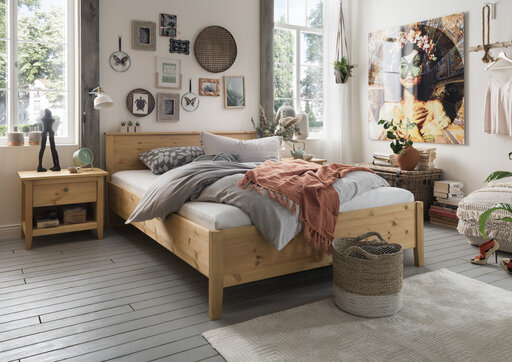 Impressionen zu Wohnglücklich Nachtkommode Solvita aus massiver Kiefer, Bild 2