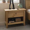 Nachtkommode Solvita aus massiver Kiefer laugenfarbig, 58 x 40 x 51 cm